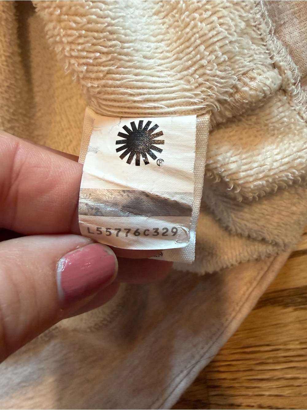 Ugg Robe Oatmeal Cream - Picture 7 of 9